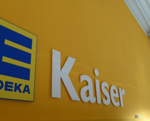 Elektroinstallationsarbeiten im EDEKA-Markt